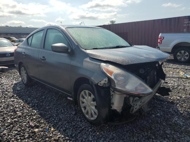 3N1CN7AP1JL830366 - 2018 NISSAN VERSA S GRAY photo 4