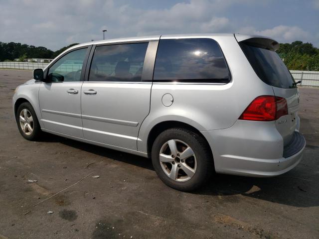 2V4RW3D10AR407601 - 2010 VOLKSWAGEN ROUTAN SE SILVER photo 2