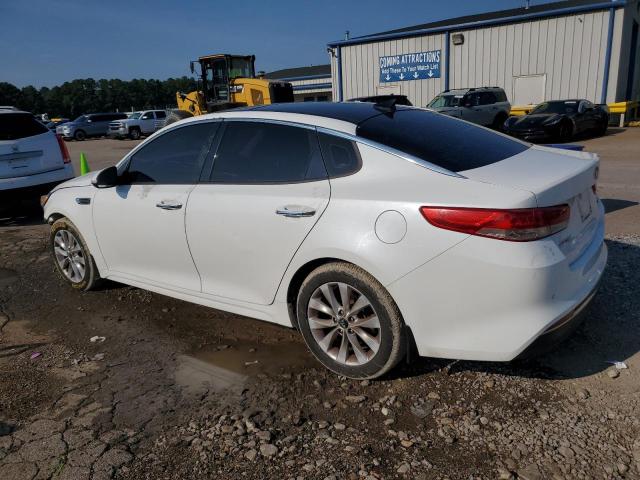 5XXGU4L35GG098385 - 2016 KIA OPTIMA EX WHITE photo 2
