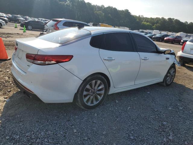 5XXGU4L35GG098385 - 2016 KIA OPTIMA EX WHITE photo 3