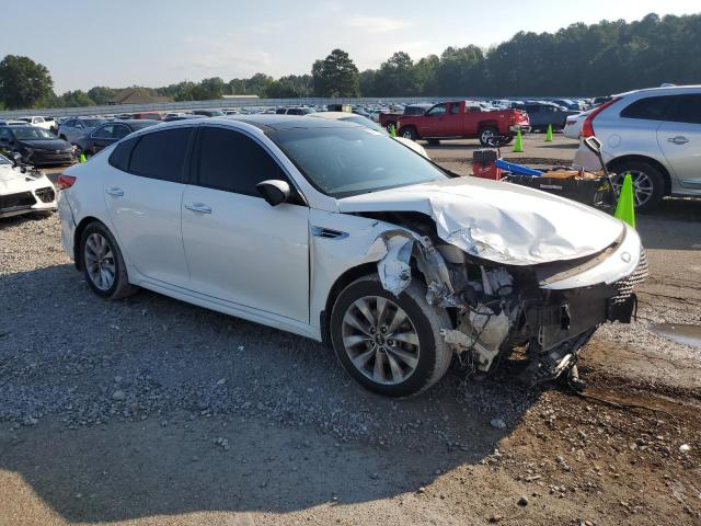 5XXGU4L35GG098385 - 2016 KIA OPTIMA EX WHITE photo 4