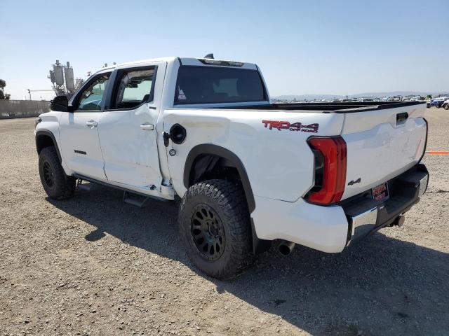 5TFLA5DB1PX104694 - 2023 TOYOTA TUNDRA CREWMAX SR WHITE photo 2