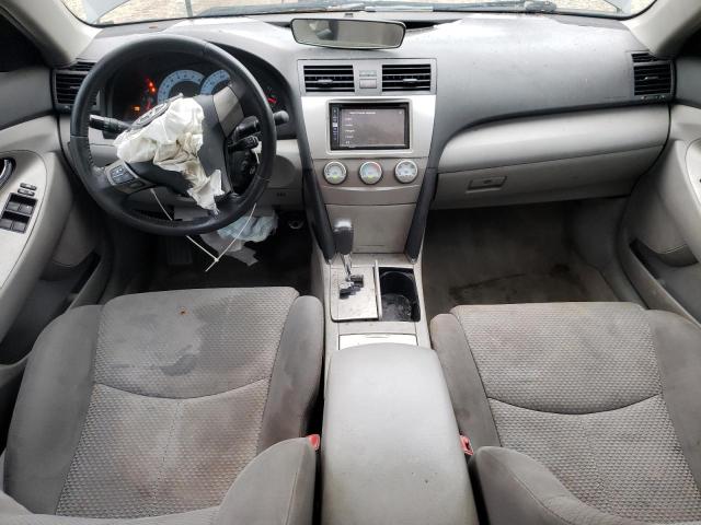 4T1BF3EK3BU130042 - 2011 TOYOTA CAMRY BASE Մոխրագույն լուսանկար 8