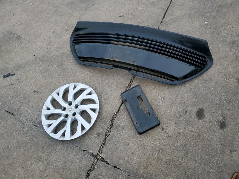 5YFBURHE7KP892970 - 2019 TOYOTA COROLLA L თეთრი ფოტო 12