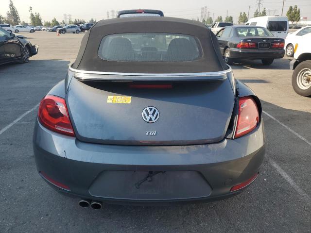 3VW5L7AT5DM811064 - 2013 VOLKSWAGEN BEETLE GRAY photo 6