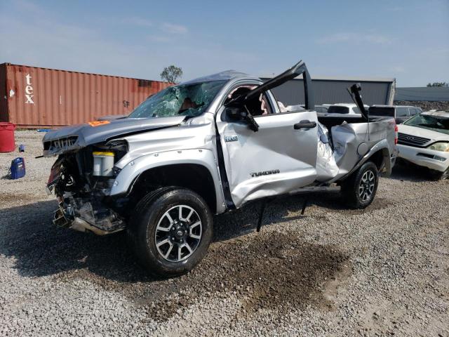 5TFUW5F18GX493053 - 2016 TOYOTA TUNDRA DOUBLE CAB SR/SR5 SILVER photo 1