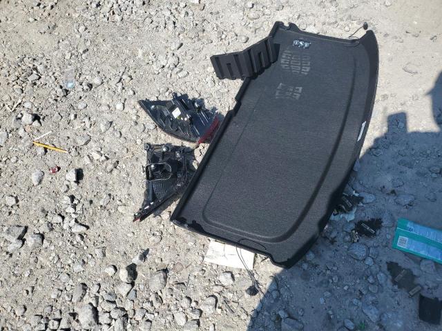 3VW6T7AU5KM032533 - 2019 VOLKSWAGEN GTI S WHITE photo 12