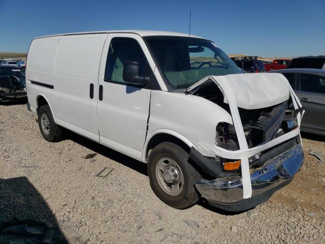 1GCWGAFF3H1165098 - 2017 CHEVROLET EXPRESS G2 WHITE photo 4