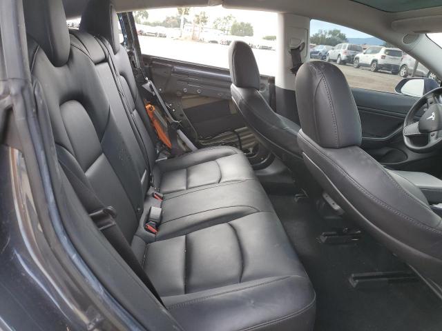 5YJ3E1EAXJF045245 - 2018 TESLA MODEL 3 GRAY photo 10