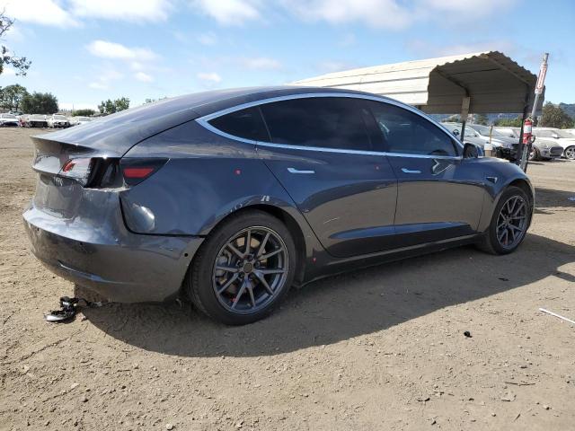 5YJ3E1EAXJF045245 - 2018 TESLA MODEL 3 GRAY photo 3