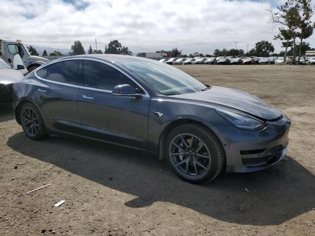 5YJ3E1EAXJF045245 - 2018 TESLA MODEL 3 GRAY photo 4