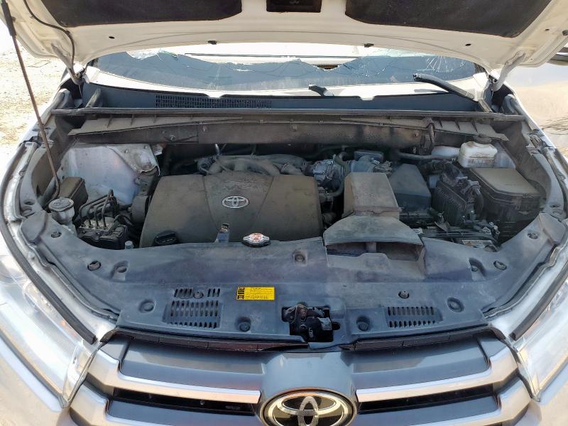 5TDKZRFH6KS563795 - 2019 TOYOTA HIGHLANDER SE 白色 照片 12