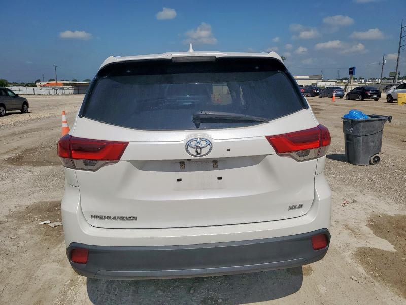 5TDKZRFH6KS563795 - 2019 TOYOTA HIGHLANDER SE 白色 照片 6
