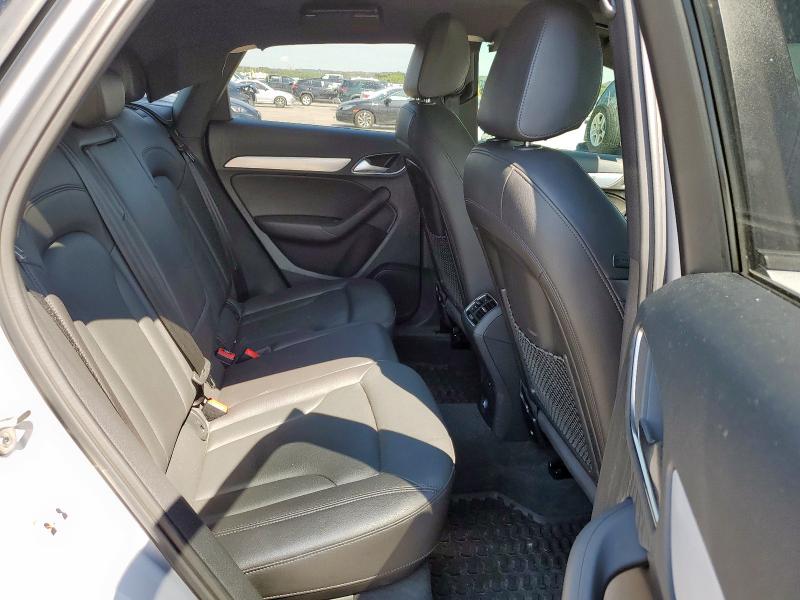 WA1BCCFS8JR009319 - 2018 AUDI Q3 PREMIUM SILVER photo 11