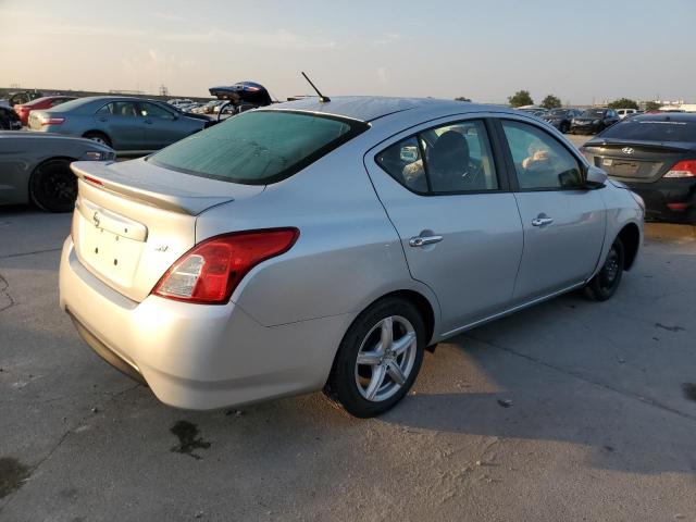 3N1CN7AP6JL804734 - 2018 NISSAN VERSA S SILVER photo 3