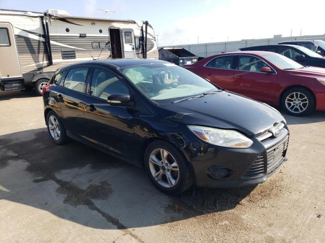 1FADP3K23EL347041 - 2014 FORD FOCUS SE BLACK photo 4