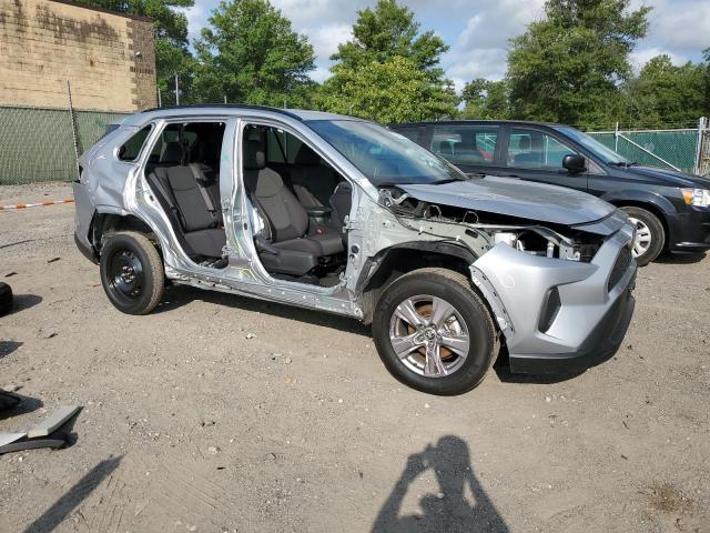 2T3P1RFV0SW498668 - 2025 TOYOTA RAV4 XLE 银色 照片 4