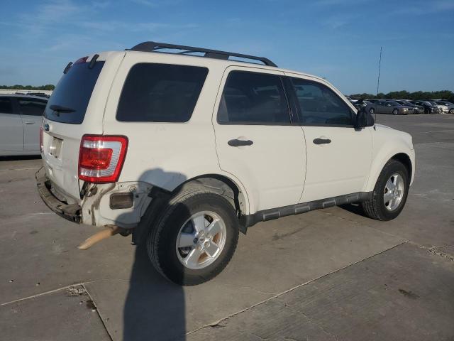 1FMCU0D77BKA38014 - 2011 FORD ESCAPE XLT WHITE photo 3