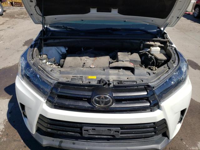 5TDJZRFH6KS974805 - 2019 TOYOTA HIGHLANDER SE WHITE photo 12