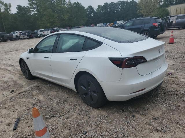 5YJ3E1EA2PF600472 - 2023 TESLA MODEL 3 WHITE photo 2