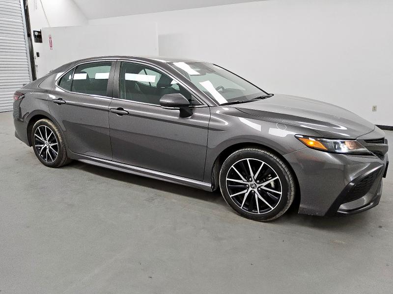 4T1G11AK6PU786189 - 2023 TOYOTA CAMRY SE NIGHT SHADE GRAY photo 4