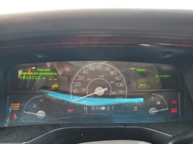 1LNHM81WX4Y684678 - 2004 LINCOLN TOWN CAR EXECUTIVE BLUE photo 9