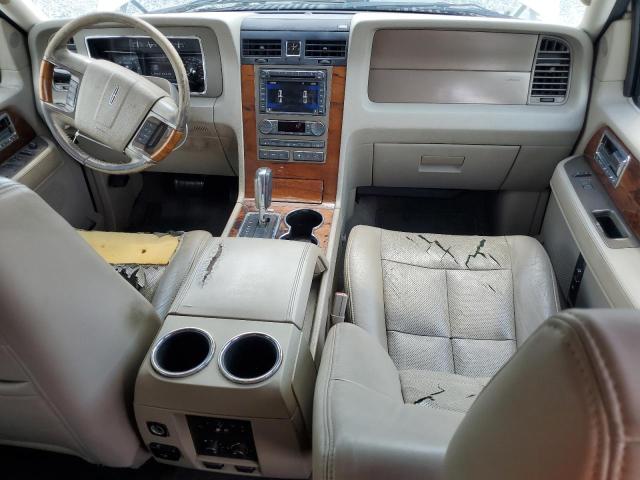 5LMJJ2H5XBEJ04099 - 2011 LINCOLN NAVIGATOR WHITE photo 8
