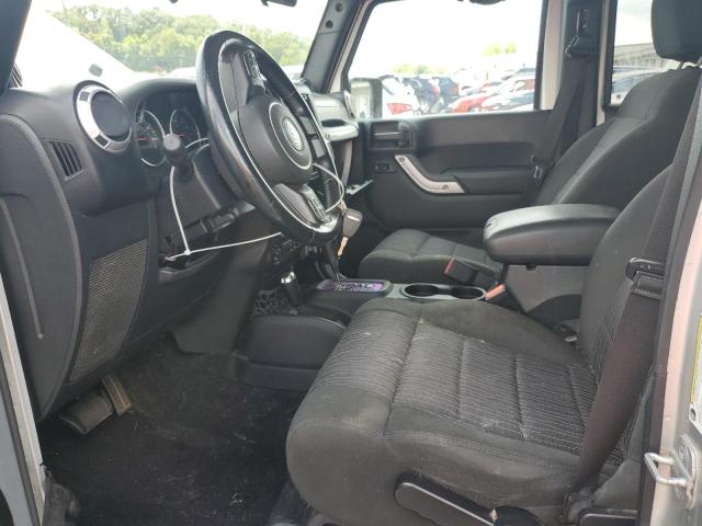 1C4BJWEG5CL279141 - 2012 JEEP WRANGLER UNLIMITED SAHARA SILVER photo 7