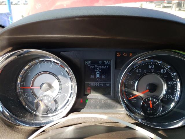 2A4RR8DG4BR655560 - 2011 CHRYSLER TOWN & COU TOURING L MAROON photo 9