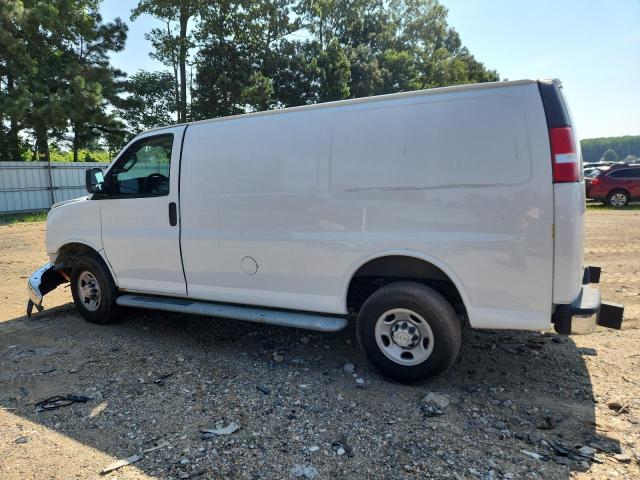 1GCWGAFP1N1141435 - 2022 CHEVROLET EXPRESS G2 WHITE photo 2
