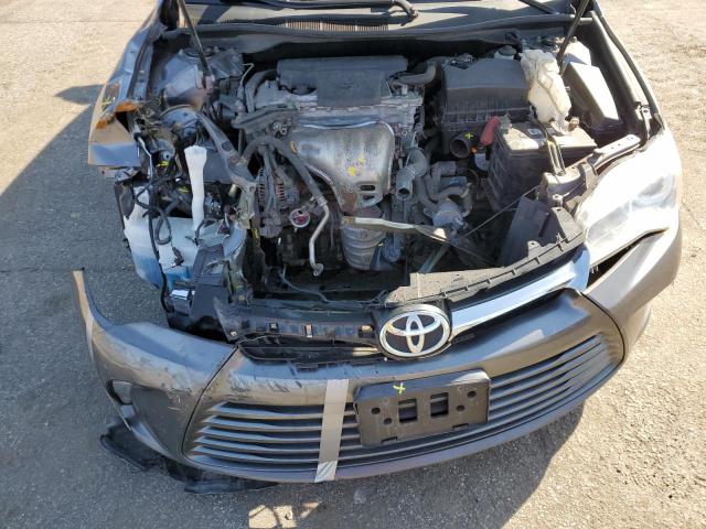 4T1BF1FK7HU629132 - 2017 TOYOTA CAMRY LE GRAY photo 11