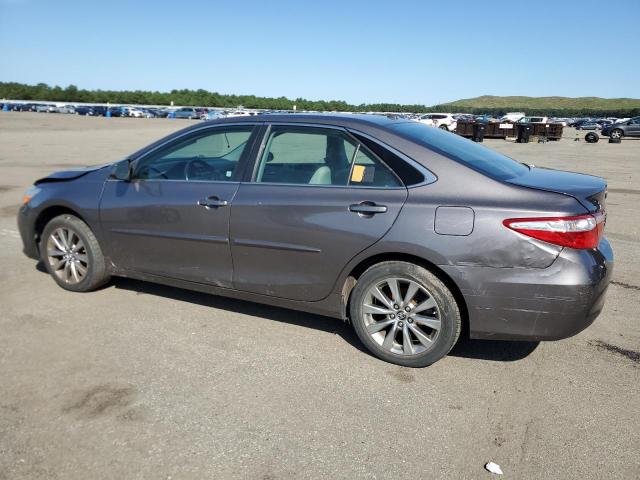 4T1BF1FK7HU629132 - 2017 TOYOTA CAMRY LE GRAY photo 2