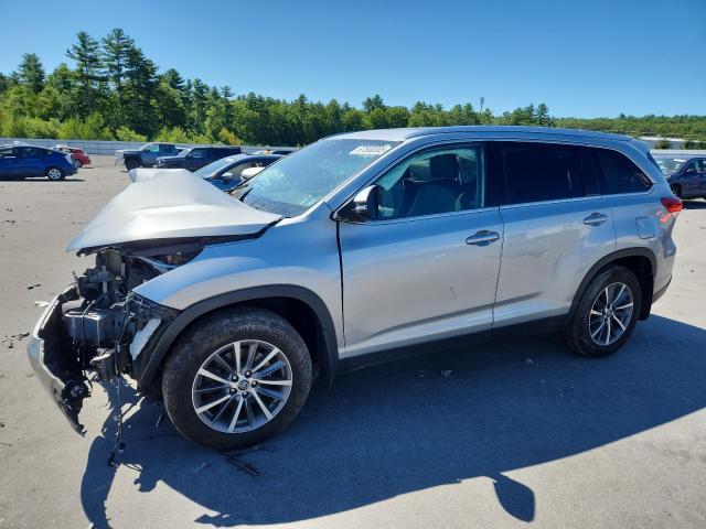 2019 TOYOTA HIGHLANDER SE, 