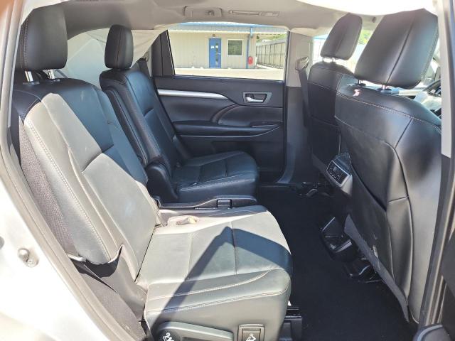 5TDJZRFH0KS584590 - 2019 TOYOTA HIGHLANDER SE 银色 照片 11