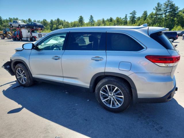 5TDJZRFH0KS584590 - 2019 TOYOTA HIGHLANDER SE 银色 照片 2