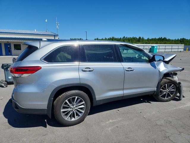 5TDJZRFH0KS584590 - 2019 TOYOTA HIGHLANDER SE 银色 照片 3