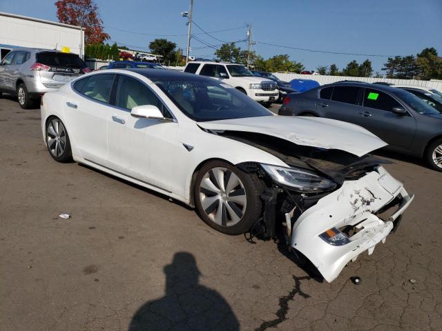 5YJSA1E25LF385289 - 2020 TESLA MODEL S WHITE photo 4