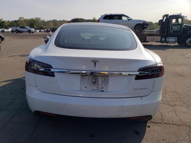 5YJSA1E25LF385289 - 2020 TESLA MODEL S WHITE photo 6