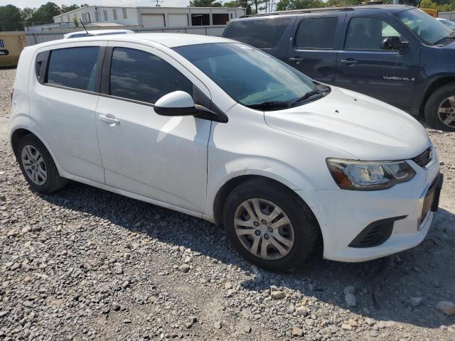 1G1JG6SH8H4172859 - 2017 CHEVROLET SONIC WHITE photo 4