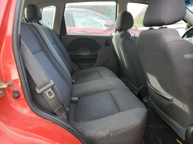 KL1TD66686B604349 - 2006 CHEVROLET AVEO BASE RED photo 10
