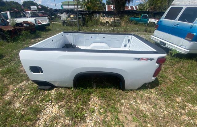 2023TRUCKBED3 - 2023 CHEVROLET SILVERADO WHITE photo 6