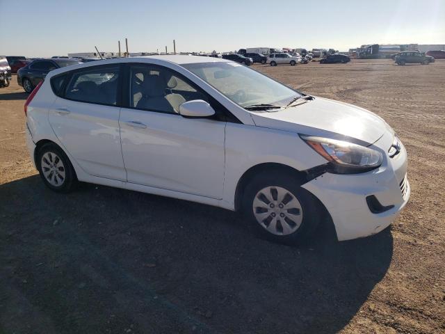 KMHCT5AEXGU267995 - 2016 HYUNDAI ACCENT SE WHITE photo 4