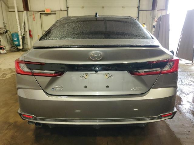 4T1DBADK2SU504666 - 2025 TOYOTA CAMRY XSE ნაცრისფერი ფოტო 6