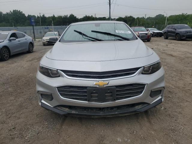1G1ZB5ST4JF266568 - 2018 CHEVROLET MALIBU LS Srebrny zdjęcie 5