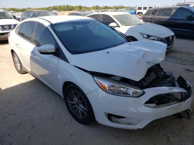 1FADP3F22HL300016 - 2017 FORD FOCUS SE WHITE photo 4