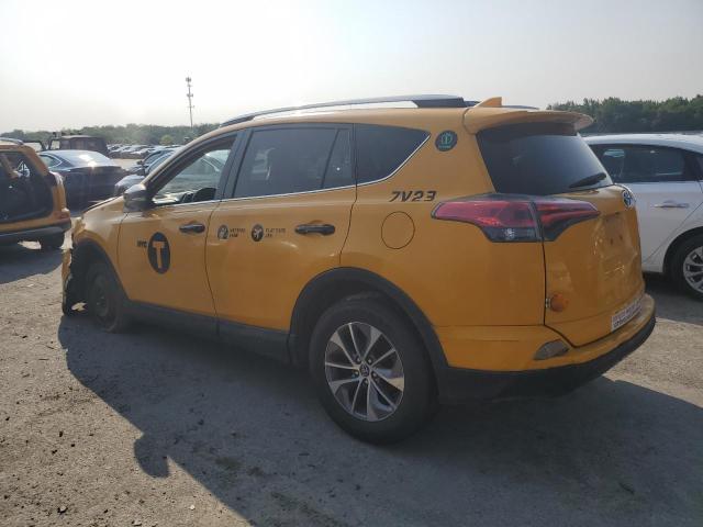 JTMRJREVXJD192941 - 2018 TOYOTA RAV4 HV LE Jaune photo 2