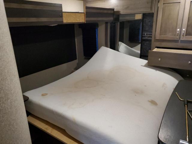 4YDF35720L1531250 - 2020 KEYSTONE SPRINTER ორფეროვანი ფოტო 5