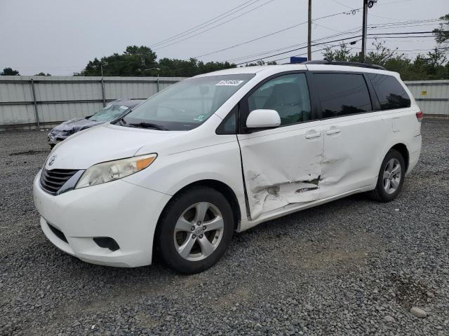 2013 TOYOTA SIENNA LE, 