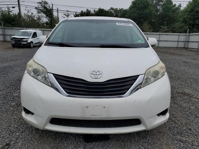 5TDKK3DC0DS393753 - 2013 TOYOTA SIENNA LE 白色 照片 5