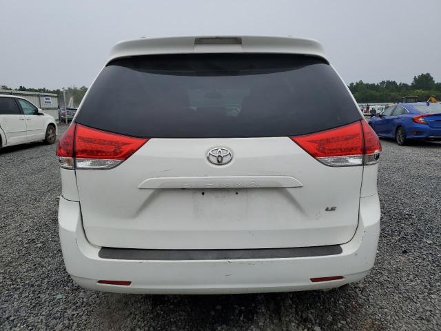 5TDKK3DC0DS393753 - 2013 TOYOTA SIENNA LE 白色 照片 6